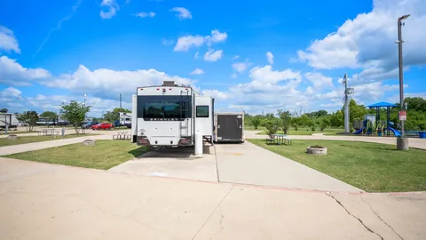Pull-Through Premium Double Concrete RV Site — image 2 of 3