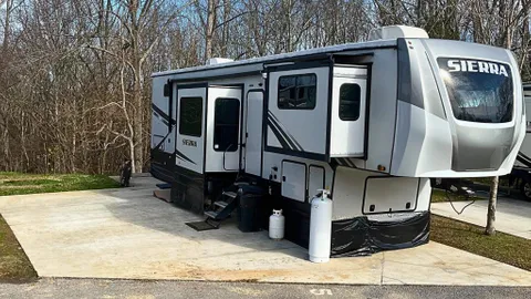 FHU Standard Back-In RV Site — image 2 of 7