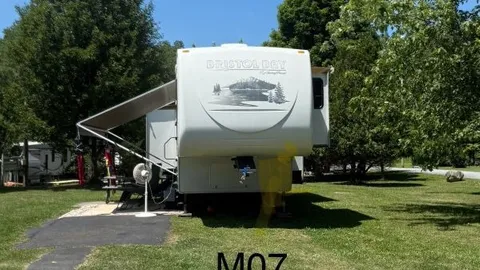Deluxe RV Full Hook Up Site — image 1 of 5