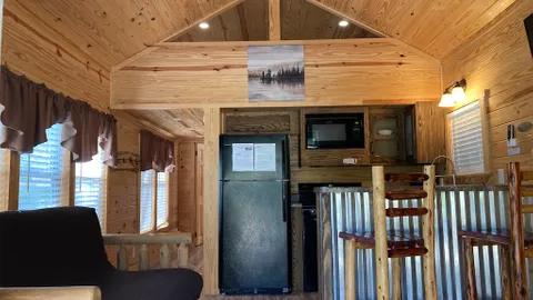 Yogi Bear™ Cabin Pet Friendly — image 2 of 7
