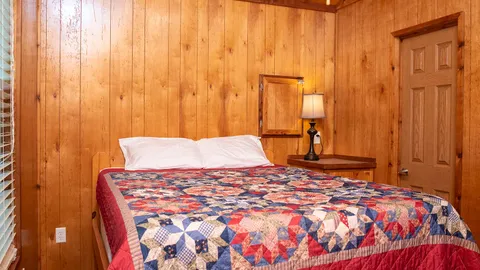 Loft Cabin — image 2 of 7