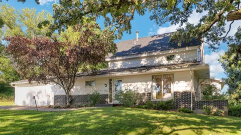 Brentwood Vacation Home — image 1 of 16
