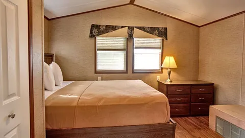 Standard Cottage 2 Bedroom — image 2 of 10