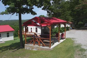 Red Arrow Resort – photo 3