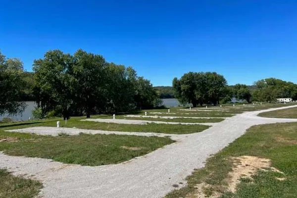 Riverfront RV Park – photo 1