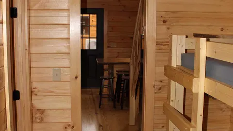 Large Lakeview Cabin — image 13 of 13