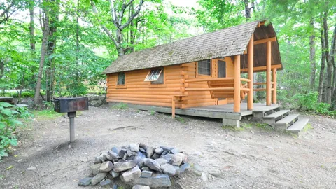2 Bedroom Deluxe Cabin — image 6 of 6