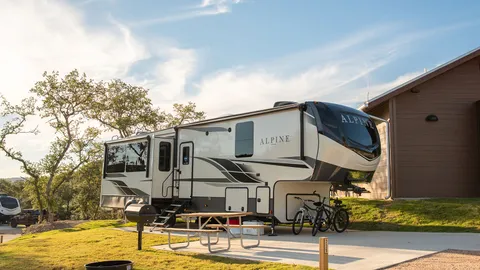 Red Carpet Back-In RV — image 2 of 6