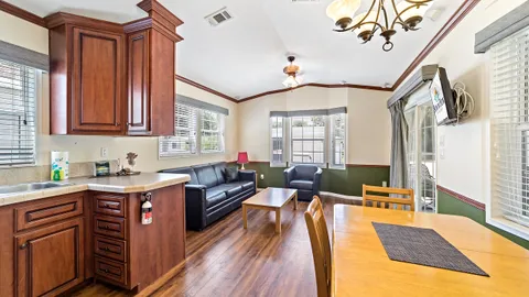 Gold 1 Bedroom Rental — image 6 of 6