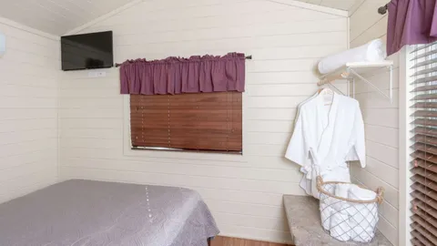 Premium Chalet — image 2 of 11