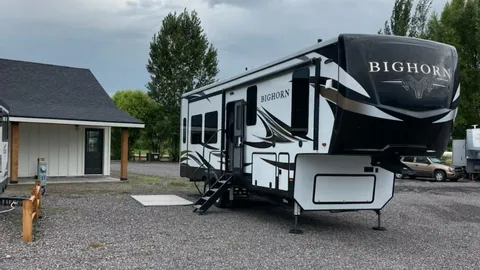 30/50 Amp Standard Pull-Through Full Hookup RV Site — image 1 of 1