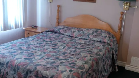 1 Bedroom — image 2 of 15