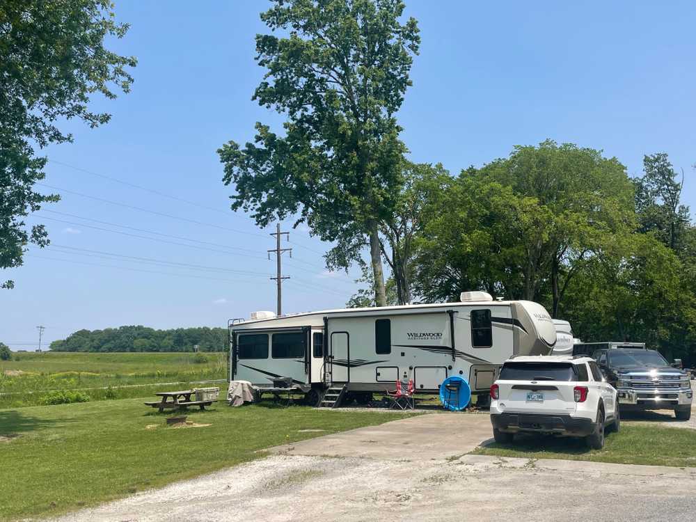 Old Bates Campground, Sesser, Illinois - Photo 5