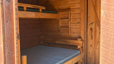Cabins — image 6 of 6
