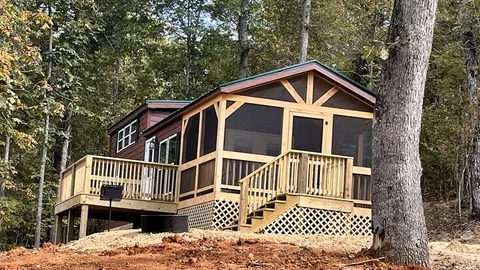 Lakeview Cabin — image 1 of 7