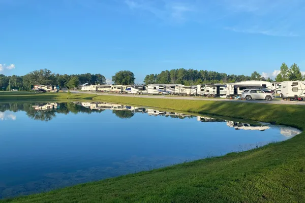Holmes Creek Camping & RV Resort – photo 1