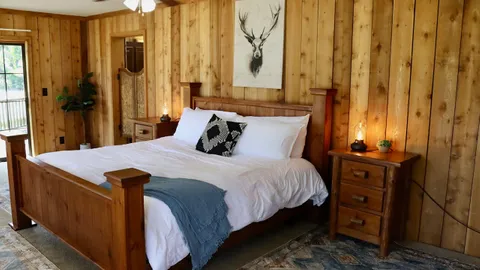 'The Lodge' Glamping Cabin - 2BR/2BA — image 2 of 22