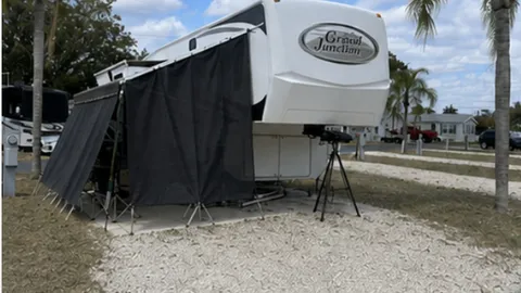 Standard Pull Through RV Site — image 2 of 4