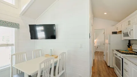 Carolina Cottage Studio — image 2 of 15