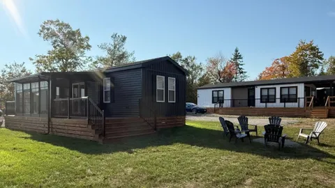 3-Bedroom Lakeside Cottage - Weekender — image 1 of 16