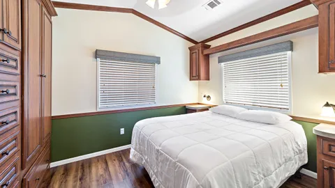 Gold 1 Bedroom Rental — image 6 of 6
