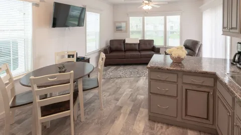 Vacation Rental 1 Bedroom — image 2 of 11