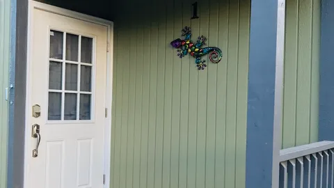 Green Cabin — image 2 of 10