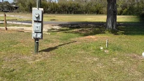 30 Amp Full Hook Up RV Sites — image 1 of 2