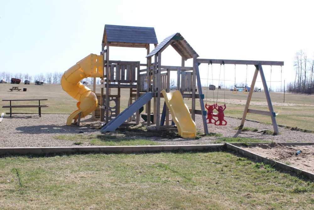 Firefly and Fiddle RV Resort - Photo 2