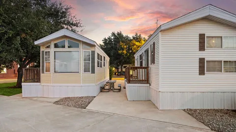 1 Bedroom Park Model — image 1 of 3