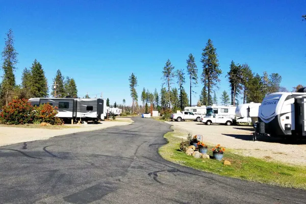 Pine Ridge RV Park and Storage – photo 1