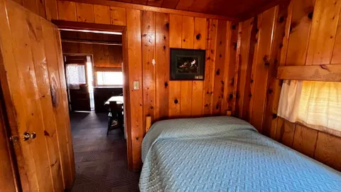 Cabin 01 Premium 2-Bedroom — image 2 of 6