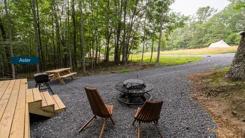 Double Wooded Tent — image 2 of 10