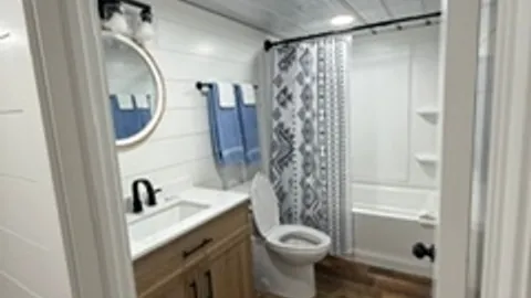 Cabin 21 — image 6 of 6