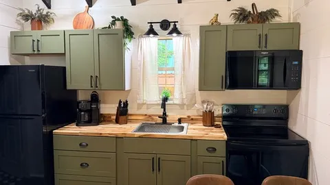 Signature Cabin — image 5 of 5