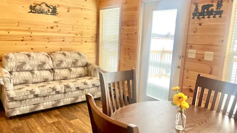 Deluxe Cabin #6 - Sleeps 6 — image 5 of 5