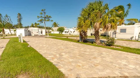 Elite Full Hookup Back-In RV Site — image 1 of 3