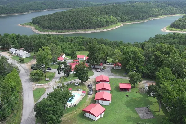 Red Arrow Resort – photo 1