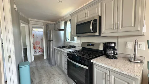 Signature Carolina Cottage 2 Bedroom — image 14 of 14