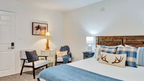 B&B Moose Room — image 1 of 10
