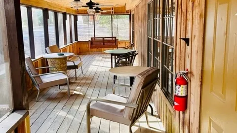 Chalet — image 2 of 10