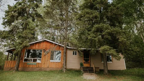 Cabin #1 - 4 Bedroom Cabin w/ 1 Queen, 1 Double and 4 Singles — image 1 of 24