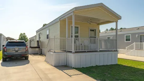 Standard Cottage 1 Bedroom — image 1 of 4
