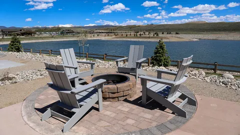 Premium Lakefront RV Site Full Hookup 30/50 Back in — image 4 of 4