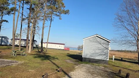 Pet Friendly Studio Cottage with Bunk — image 2 of 3