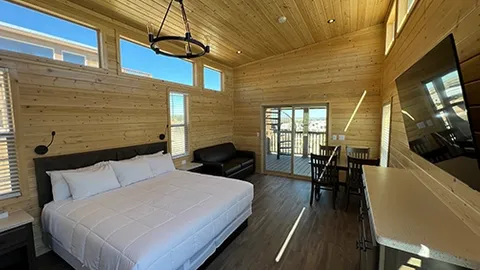 Boo Boo Bear™ Elite Cabin with Hot tub — image 2 of 11