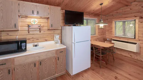 Lakeview Cabin — image 17 of 17