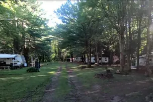 Aurora B's Family Campground – photo 2