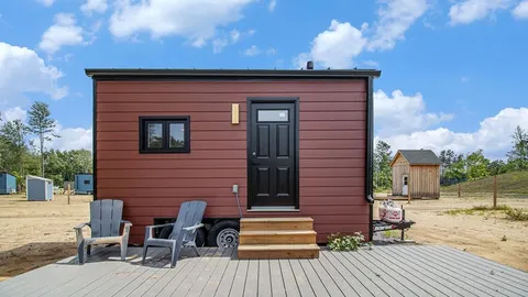 SLV - TH#15 - Tiny Home#15 — image 1 of 10