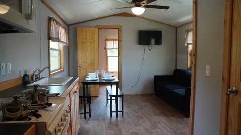 Premium Yogi Bear™ Bunk Room — image 8 of 8